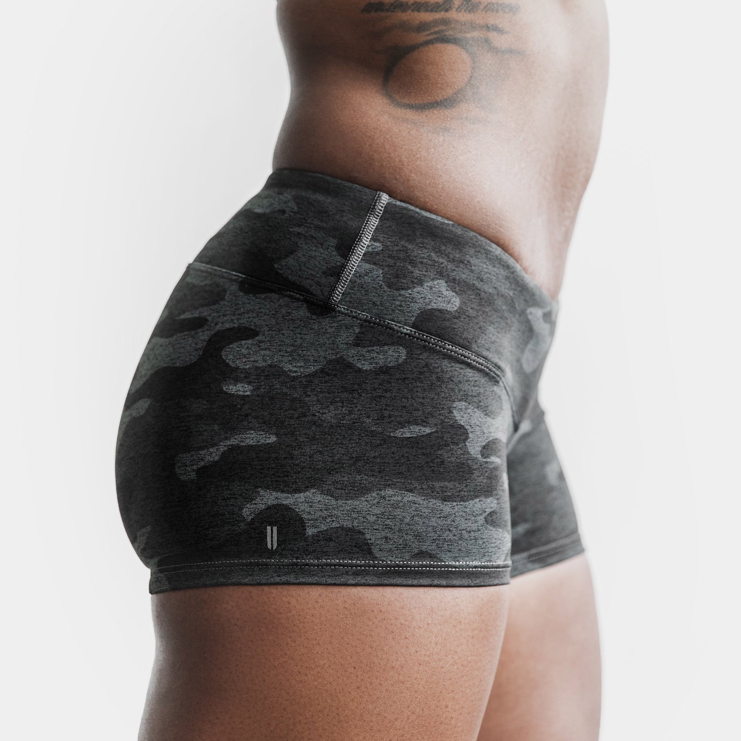 NOBULL - SHORT 2 - CHARCOAL CAMO